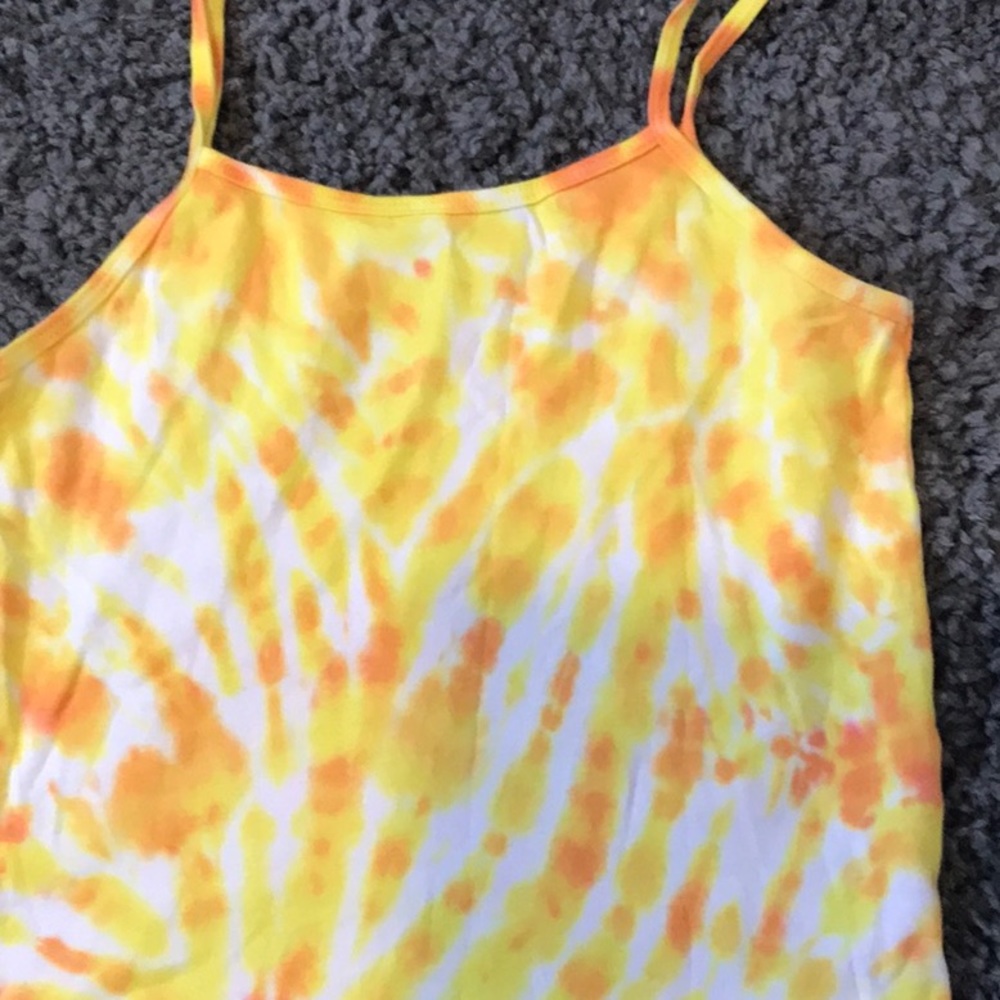 Cropped tanks - Picture 5 of 5